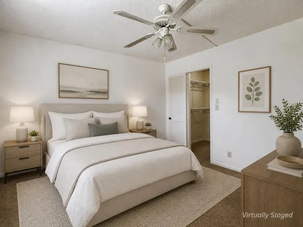 400 S Hollybrook Dr APT 202, Pembroke Pines, FL 33025