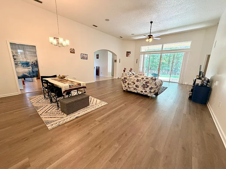2411 Golfview Dr — Photo 3