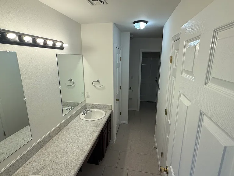3318 S 214 East Ave — Photo 17