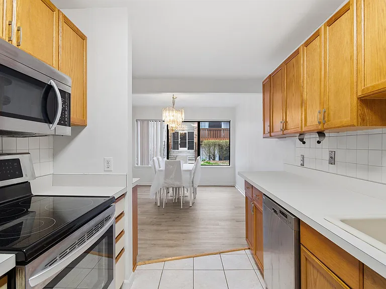 1235 S Maple Rd #201 — Photo 15