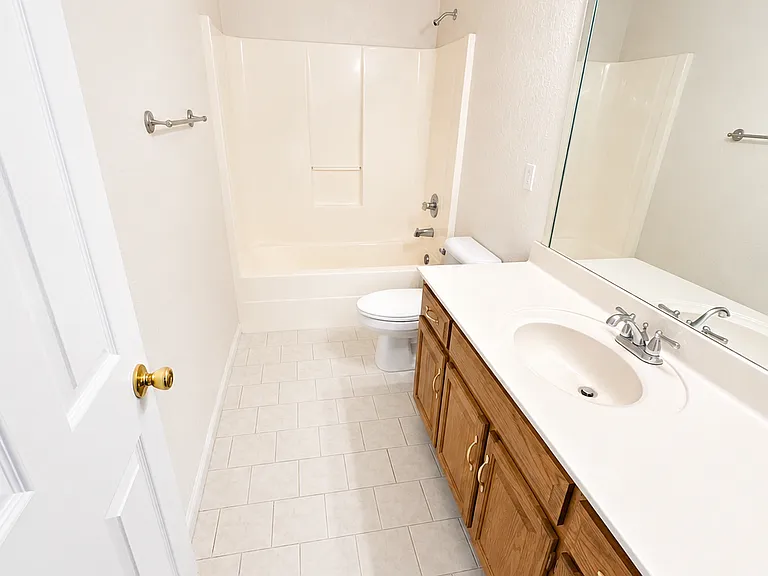 304 Flagstone Dr — Photo 5