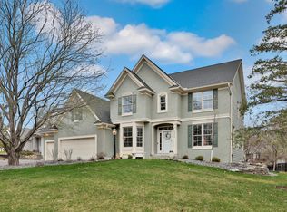 2479 Hidden Lake Dr, Woodbury, MN 55125