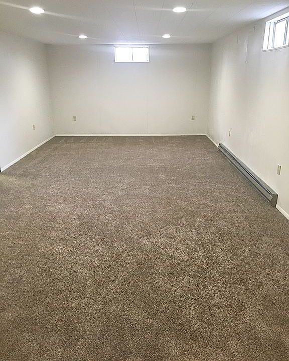 Basement Recroom/Ramily room