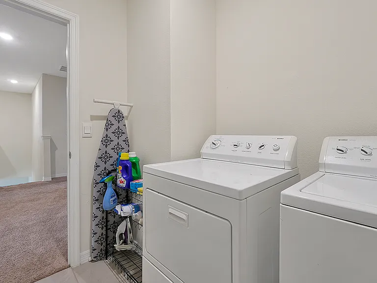 9673 Black Walnut Dr — Photo 29
