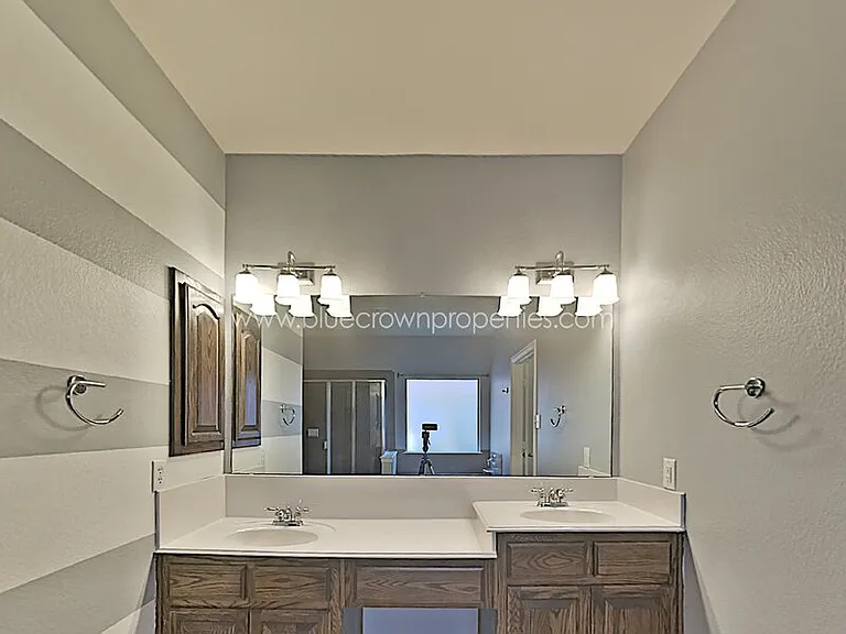 1917 Lawnview Dr — Photo 16