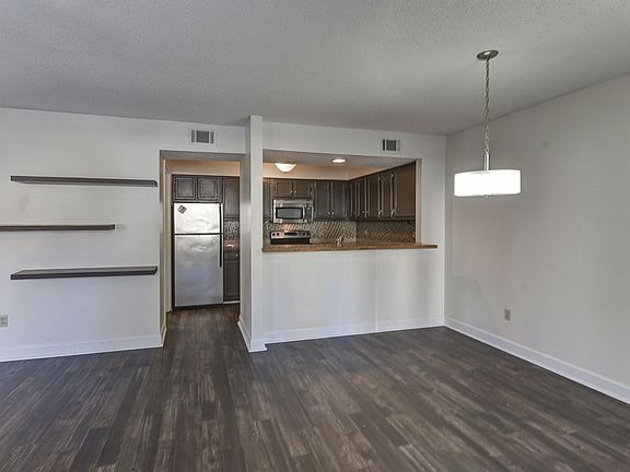 5th image of 448 Deerwood St #E