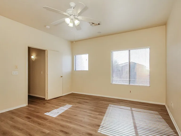 16236 W Lilac St — Photo 10