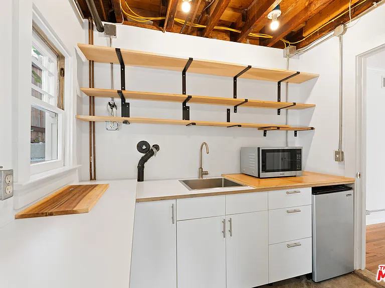 1843 Lucile Ave — Photo 40