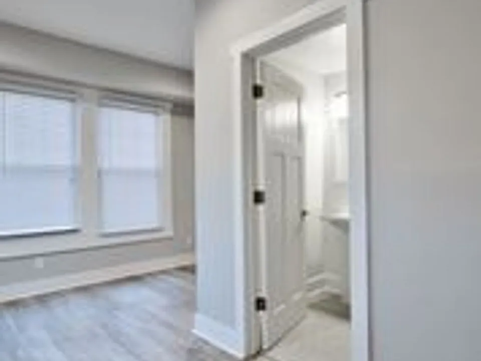 670 E 17th St #1