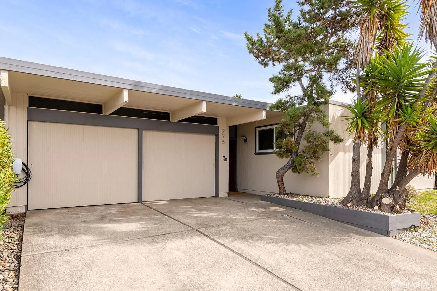 275 Puffin Ct photo 1