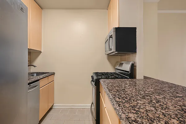 Sold by SERHANT. | media 3