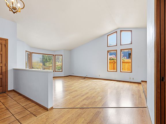 5th image of 1974 Finch Ln