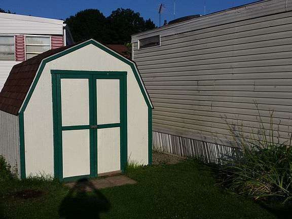 8'x8' Shed - New Shingles