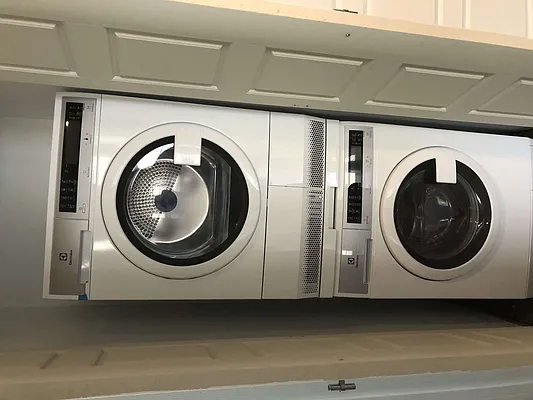 Rented by Thermos Realty & Management Inc | media 52