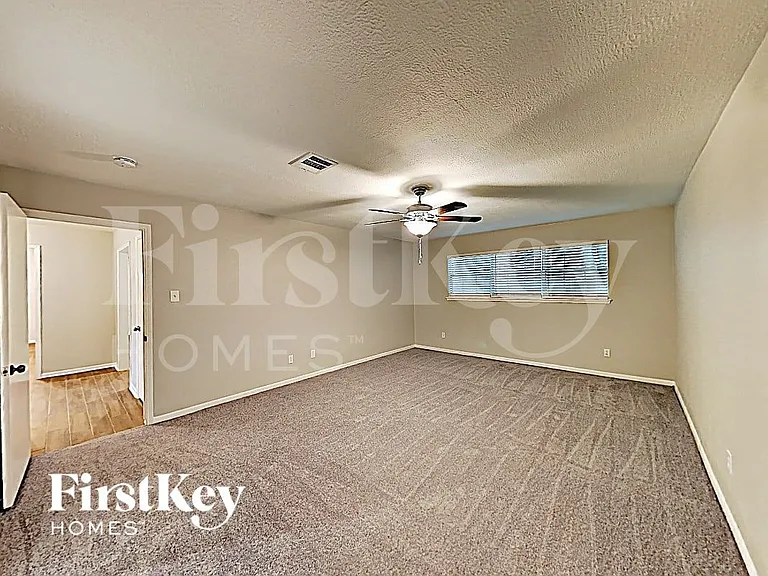 2511 Riverlawn Dr — Photo 8