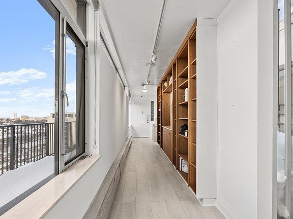 3rd image of 1 Horizon Rd #Penthouse 1