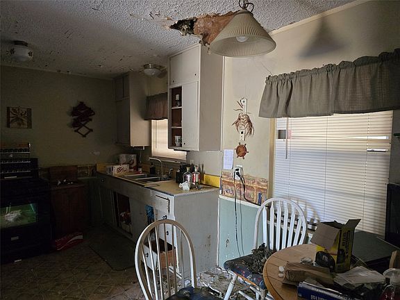 5th image of 2206 Anderson St
