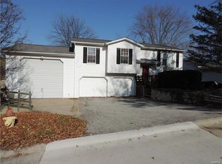 4112 Carolyn Dr, High Ridge, MO 63049