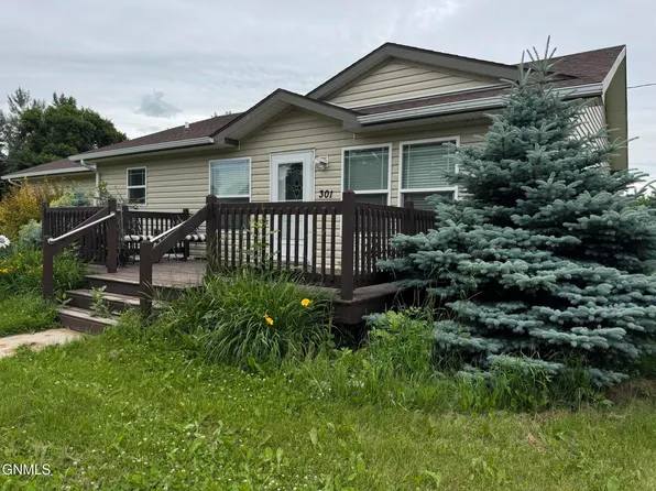 301 1st St NW, Bowbells, ND 58721