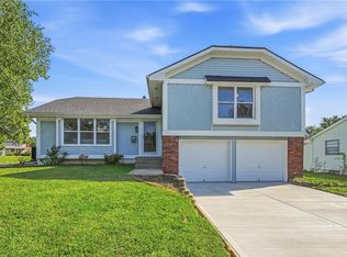 6100 E 140th Pl, Grandview, MO 64030
