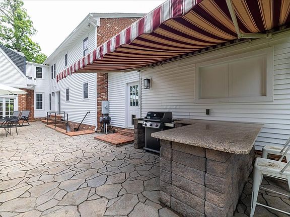 5th image of 4003 Tall Oaks Dr