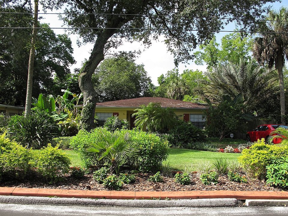 Lots of Curb Appeal!