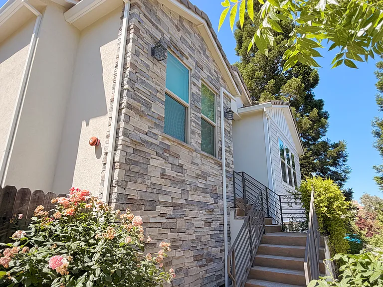 1112 Turquoise Way — Photo 2