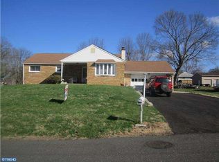 28 Village Dr, Feasterville, PA 19053