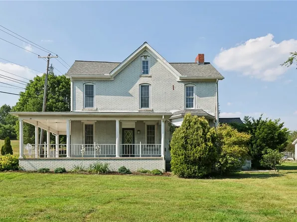 104 Overholt Dr E, Scottdale, PA 15683