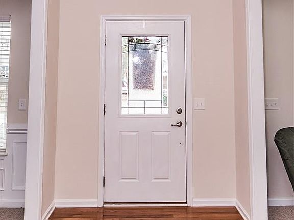 4th image of 104 Woodland Creek Way