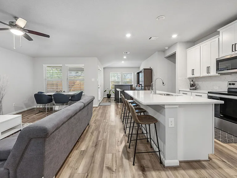 4521 Longhorn Crst — Photo 4
