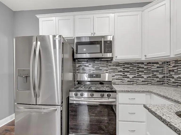 1428 E Federal St — Photo 5