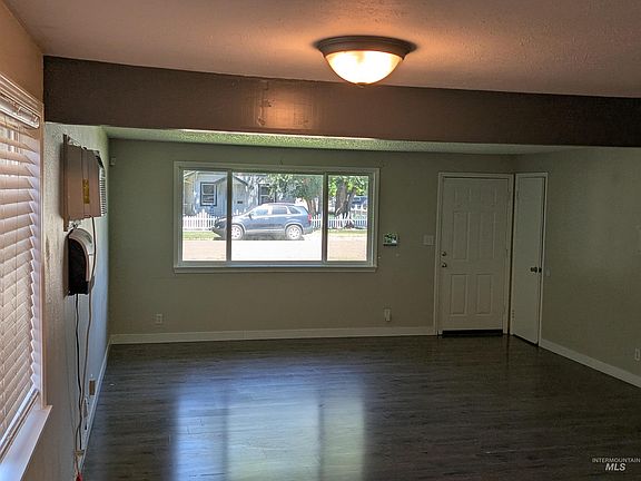5th image of 604 19th Ave S