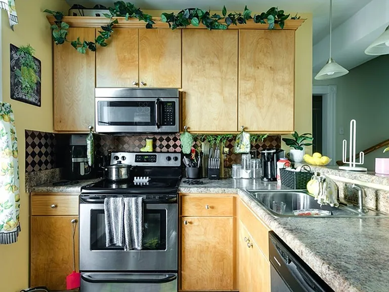 702 Grove Ave #702 — Photo 4