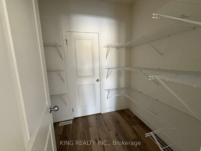 1612 Capri Cres #UPPER — Photo 9