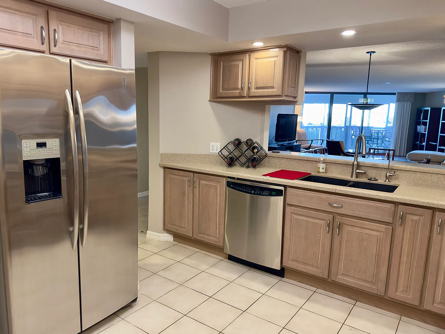 3 bed, 2345 sqft, $5,499 — Photo 4