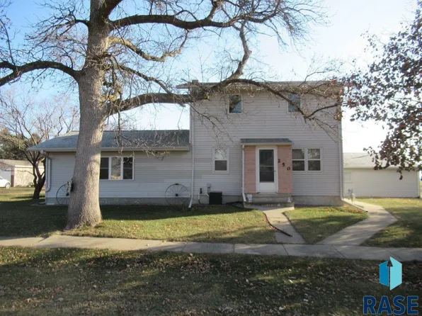 250 Ridge Ter, Jasper, MN 56144