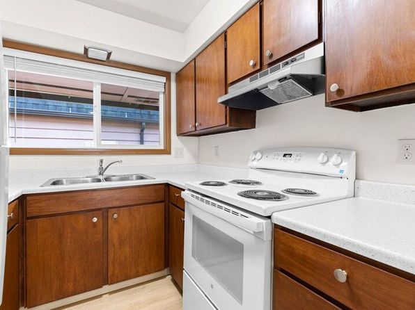 2945 SE Washington St