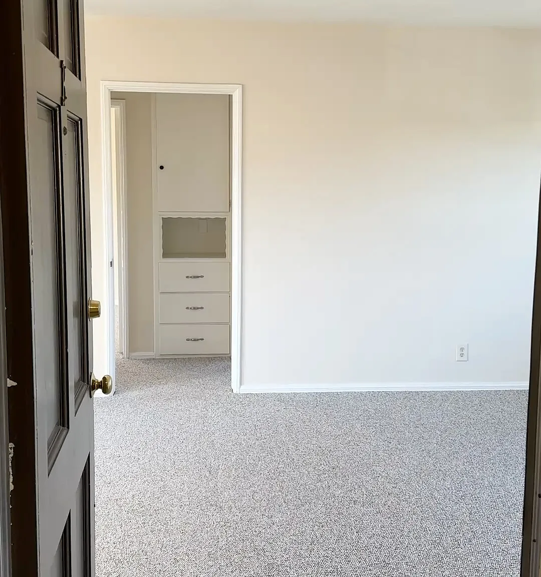 2 bed, 700 sqft, $2,200 — Photo 4