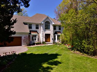 222 Coe Rd, Clarendon Hills, IL 60514