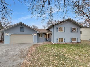 8232 Sumter Ave N, Brooklyn Park, MN 55445