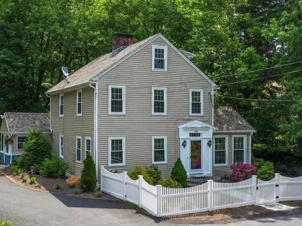 295 Main St, Scituate, RI 02831