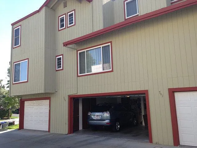 Building Photo - 700 Winstead Ct