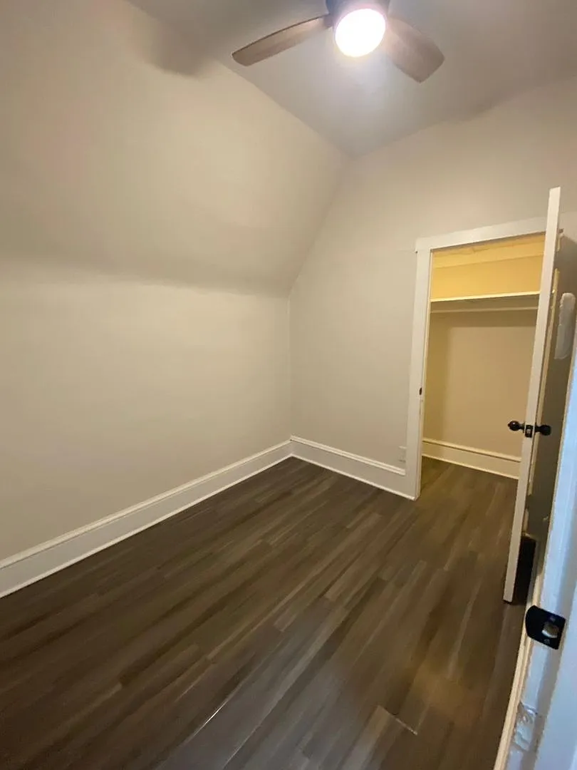 557 Centre Avenue — Photo 4