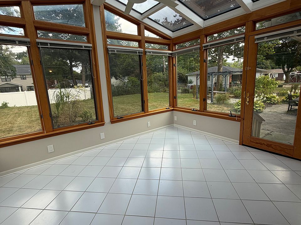319 Amelia Ave, photo 10