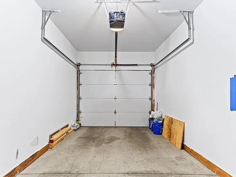 47086 Auburn Ct — Photo 23