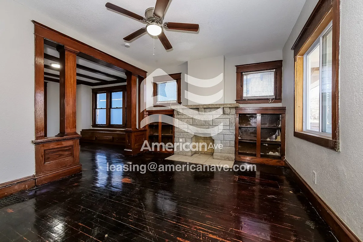 1191097_002_wm_-_living_room_13593714.jpg - 3929 S Benton Ave