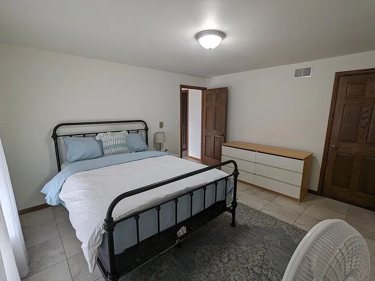 Lower Bed Room 3 Queen Bed