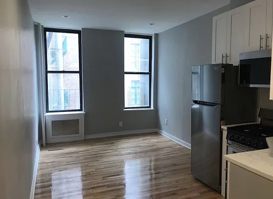 Rented by Salon Realty Corp | media 6