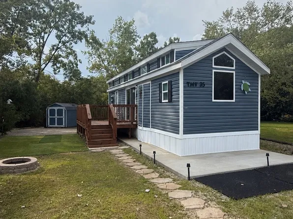 35 Dinosaur Rd, Wilmington, IL 60481